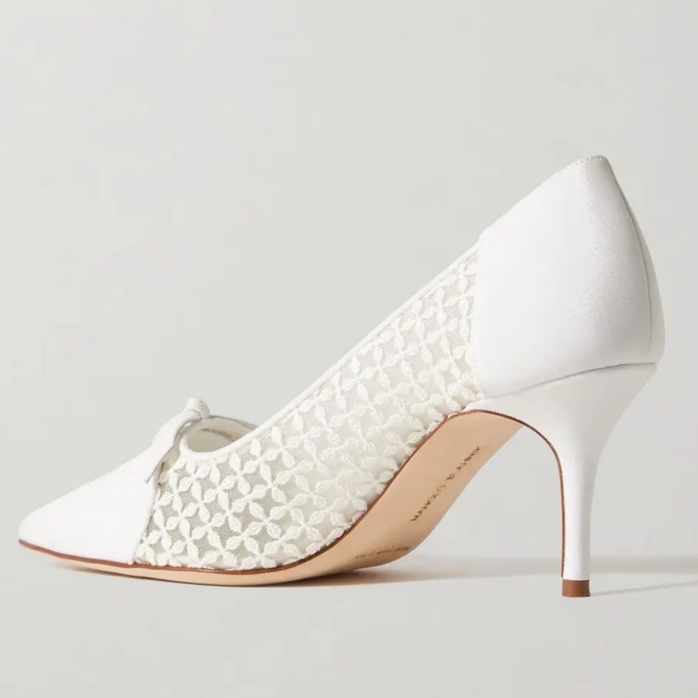 Manolo Blahnik White Lace Wedding Heels - Picture 2 of 4
